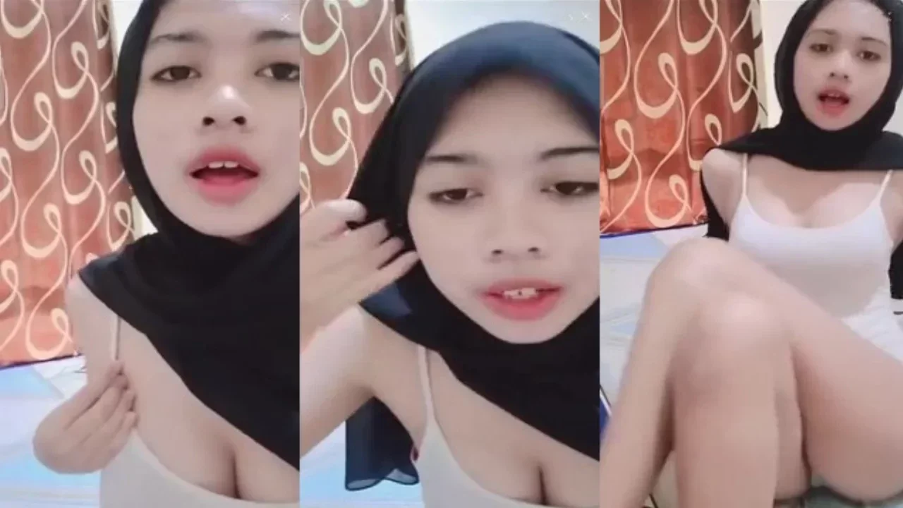 Bokep Indo Hijab Cantik Seksi Pamer Body Sambil Mendesah... poster